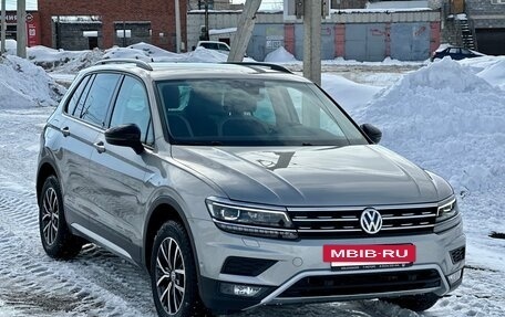 Volkswagen Tiguan II, 2019 год, 2 990 000 рублей, 2 фотография