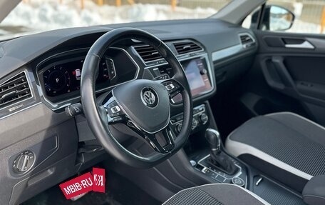 Volkswagen Tiguan II, 2019 год, 2 990 000 рублей, 11 фотография
