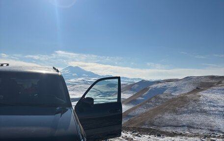 Toyota Land Cruiser 100 рестайлинг 2, 2006 год, 1 949 000 рублей, 13 фотография