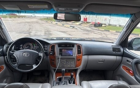 Toyota Land Cruiser 100 рестайлинг 2, 2006 год, 1 949 000 рублей, 16 фотография