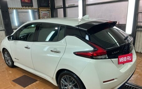 Nissan Leaf II, 2019 год, 2 100 000 рублей, 4 фотография