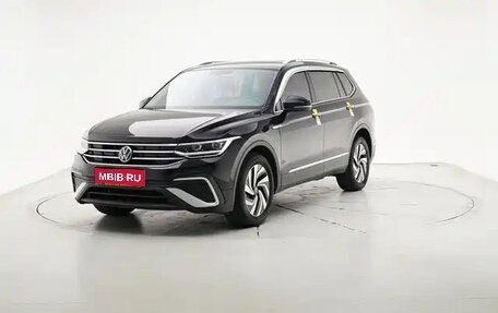 Volkswagen Tiguan II, 2022 год, 1 980 855 рублей, 1 фотография