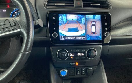 Nissan Leaf II, 2019 год, 2 100 000 рублей, 12 фотография