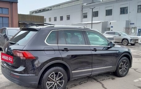 Volkswagen Tiguan II, 2018 год, 2 320 000 рублей, 2 фотография