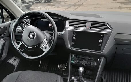 Volkswagen Tiguan II, 2018 год, 2 320 000 рублей, 5 фотография