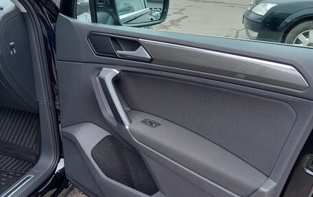 Volkswagen Tiguan II, 2018 год, 2 320 000 рублей, 10 фотография