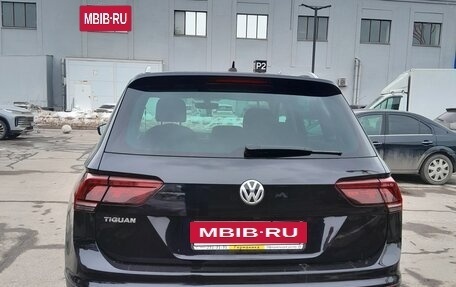 Volkswagen Tiguan II, 2018 год, 2 320 000 рублей, 3 фотография