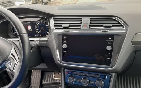 Volkswagen Tiguan II, 2018 год, 2 320 000 рублей, 15 фотография