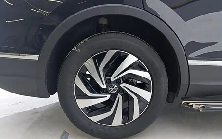 Volkswagen Tiguan II, 2022 год, 2 000 855 рублей, 12 фотография