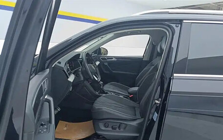 Volkswagen Tiguan II, 2022 год, 2 000 855 рублей, 6 фотография