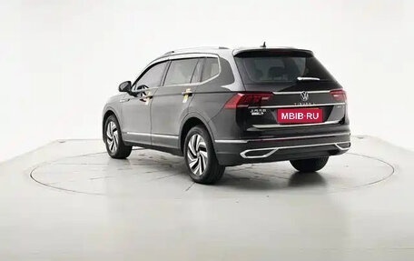 Volkswagen Tiguan II, 2022 год, 1 980 855 рублей, 5 фотография