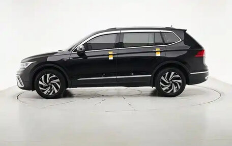 Volkswagen Tiguan II, 2022 год, 1 980 855 рублей, 4 фотография