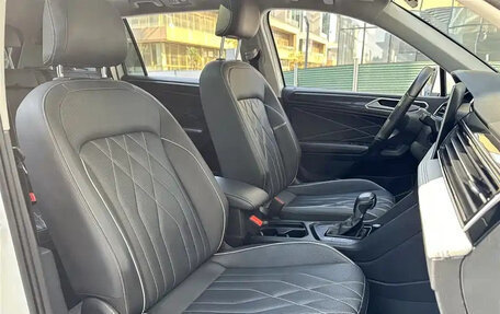 Volkswagen Tiguan II, 2022 год, 2 150 855 рублей, 14 фотография