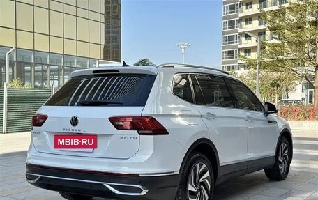 Volkswagen Tiguan II, 2022 год, 2 150 855 рублей, 5 фотография