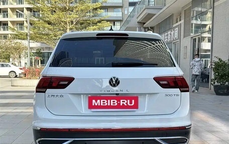 Volkswagen Tiguan II, 2022 год, 2 150 855 рублей, 6 фотография