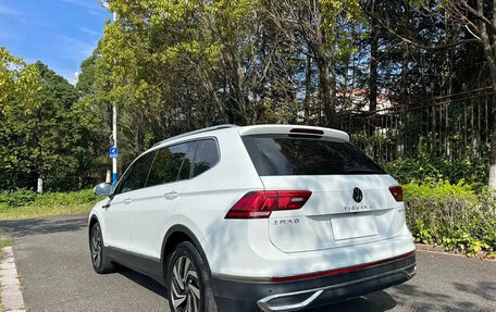 Volkswagen Tiguan II, 2022 год, 2 200 855 рублей, 7 фотография