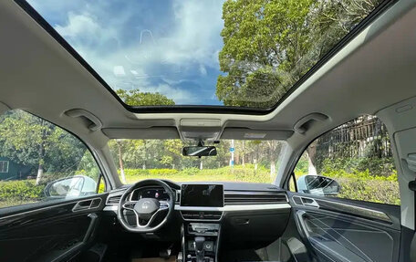 Volkswagen Tiguan II, 2022 год, 2 200 855 рублей, 9 фотография