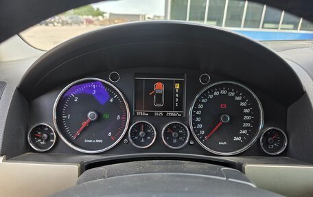 Volkswagen Touareg III, 2005 год, 890 000 рублей, 8 фотография