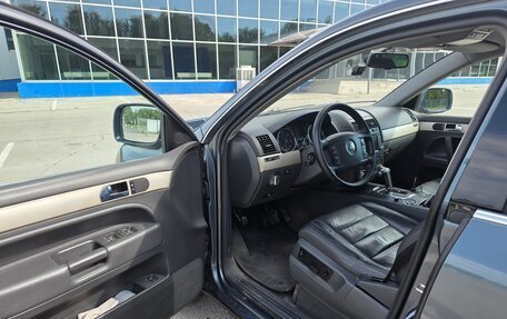 Volkswagen Touareg III, 2005 год, 890 000 рублей, 7 фотография