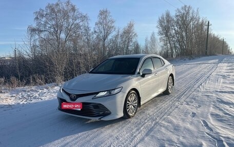 Toyota Camry, 2019 год, 2 700 000 рублей, 1 фотография