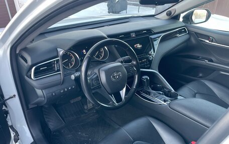 Toyota Camry, 2019 год, 2 700 000 рублей, 2 фотография