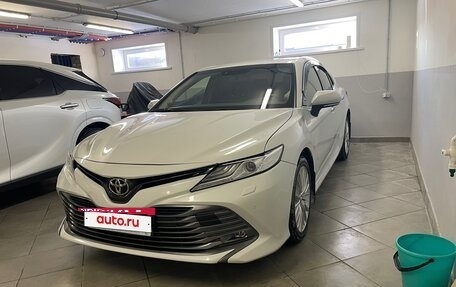 Toyota Camry, 2019 год, 2 700 000 рублей, 4 фотография
