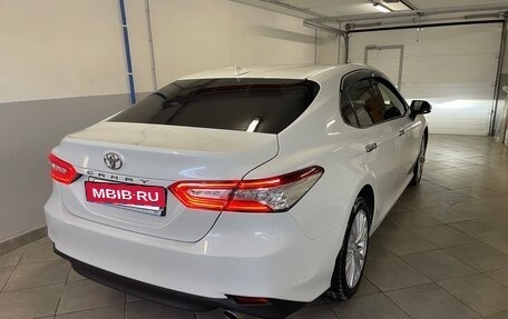 Toyota Camry, 2019 год, 2 700 000 рублей, 5 фотография