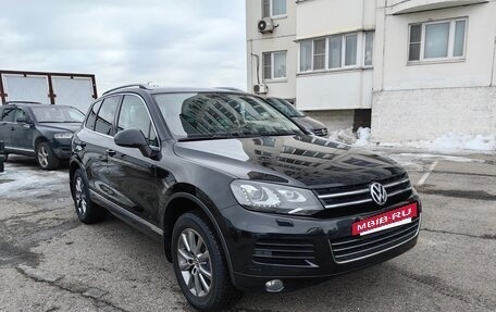 Volkswagen Touareg III, 2013 год, 2 890 000 рублей, 3 фотография