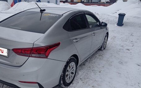 Hyundai Solaris II рестайлинг, 2017 год, 1 100 000 рублей, 7 фотография