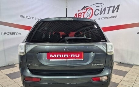 Mitsubishi Outlander III рестайлинг 3, 2014 год, 1 499 000 рублей, 6 фотография