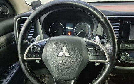 Mitsubishi Outlander III рестайлинг 3, 2014 год, 1 499 000 рублей, 11 фотография