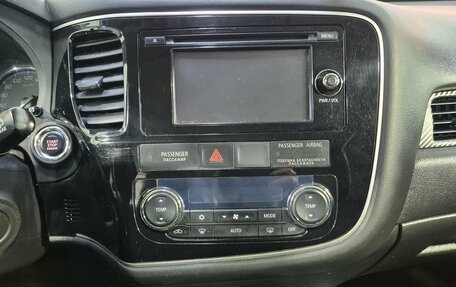 Mitsubishi Outlander III рестайлинг 3, 2014 год, 1 499 000 рублей, 17 фотография