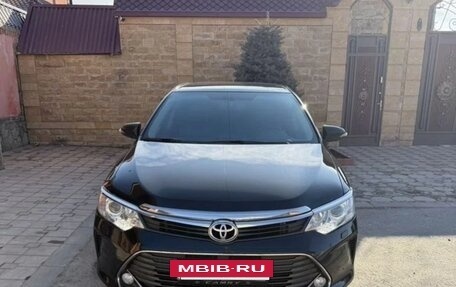 Toyota Camry, 2015 год, 1 799 000 рублей, 2 фотография