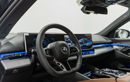 BMW 5 серия, 2025 год, 9 890 000 рублей, 12 фотография
