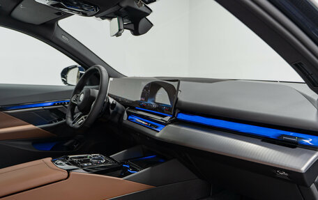 BMW 5 серия, 2025 год, 9 890 000 рублей, 14 фотография