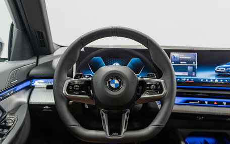 BMW 5 серия, 2025 год, 9 890 000 рублей, 16 фотография