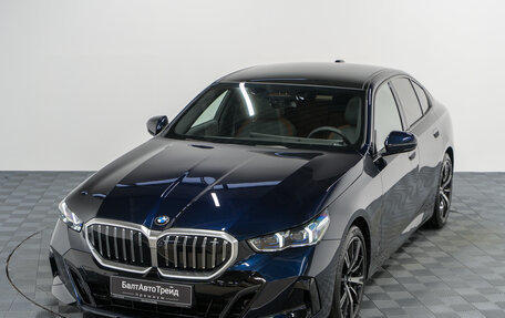 BMW 5 серия, 2025 год, 9 890 000 рублей, 33 фотография
