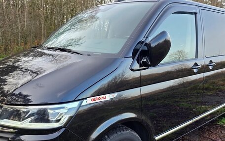 Volkswagen Multivan T6 рестайлинг, 2021 год, 4 600 000 рублей, 5 фотография