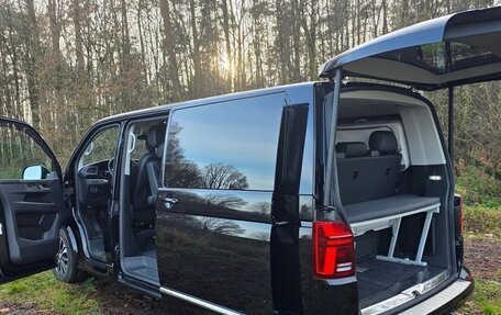 Volkswagen Multivan T6 рестайлинг, 2021 год, 4 600 000 рублей, 10 фотография