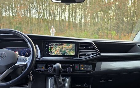 Volkswagen Multivan T6 рестайлинг, 2021 год, 4 600 000 рублей, 20 фотография