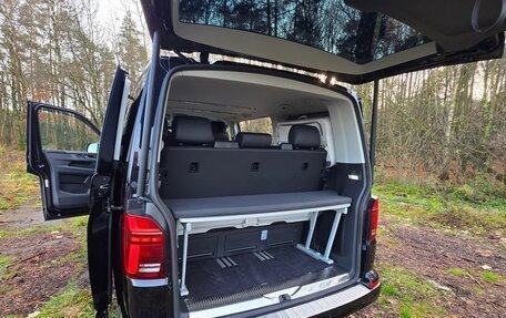 Volkswagen Multivan T6 рестайлинг, 2021 год, 4 600 000 рублей, 17 фотография