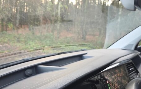 Volkswagen Multivan T6 рестайлинг, 2021 год, 4 600 000 рублей, 26 фотография