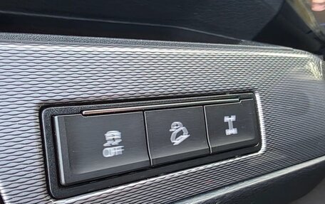 Volkswagen Multivan T6 рестайлинг, 2021 год, 4 600 000 рублей, 31 фотография