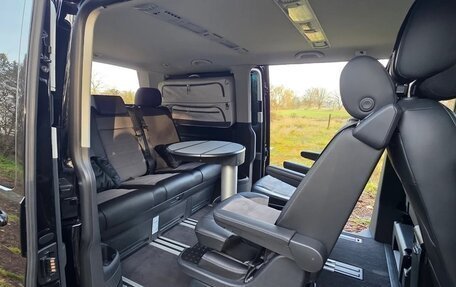 Volkswagen Multivan T6 рестайлинг, 2021 год, 4 600 000 рублей, 38 фотография