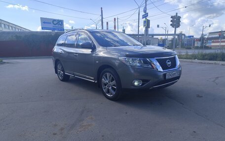 Nissan Pathfinder, 2015 год, 1 950 000 рублей, 2 фотография