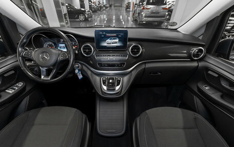 Mercedes-Benz V-Класс, 2017 год, 3 280 000 рублей, 8 фотография