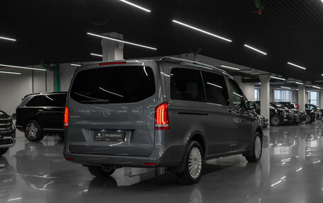 Mercedes-Benz V-Класс, 2017 год, 3 280 000 рублей, 5 фотография