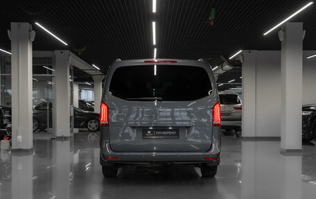Mercedes-Benz V-Класс, 2017 год, 3 280 000 рублей, 6 фотография