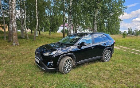 Toyota RAV4, 2021 год, 3 700 000 рублей, 5 фотография