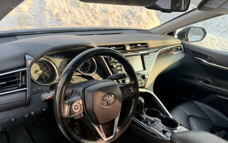 Toyota Camry, 2019 год, 2 200 000 рублей, 3 фотография